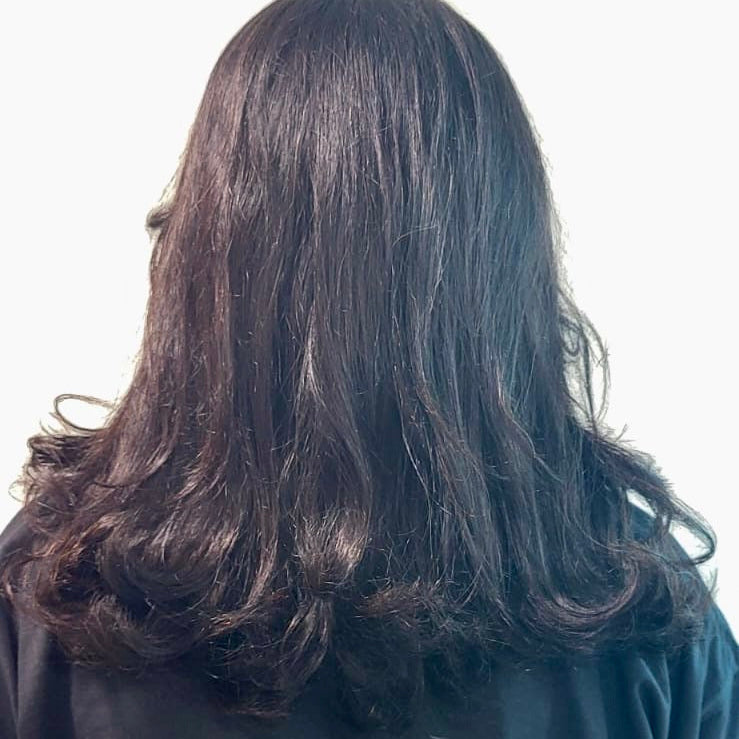 Wig with Natural Waves – Natural Black colour and 18 Inch length